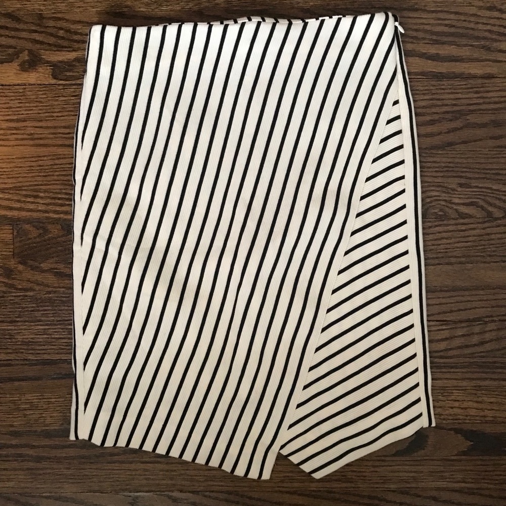 Loft skirt.